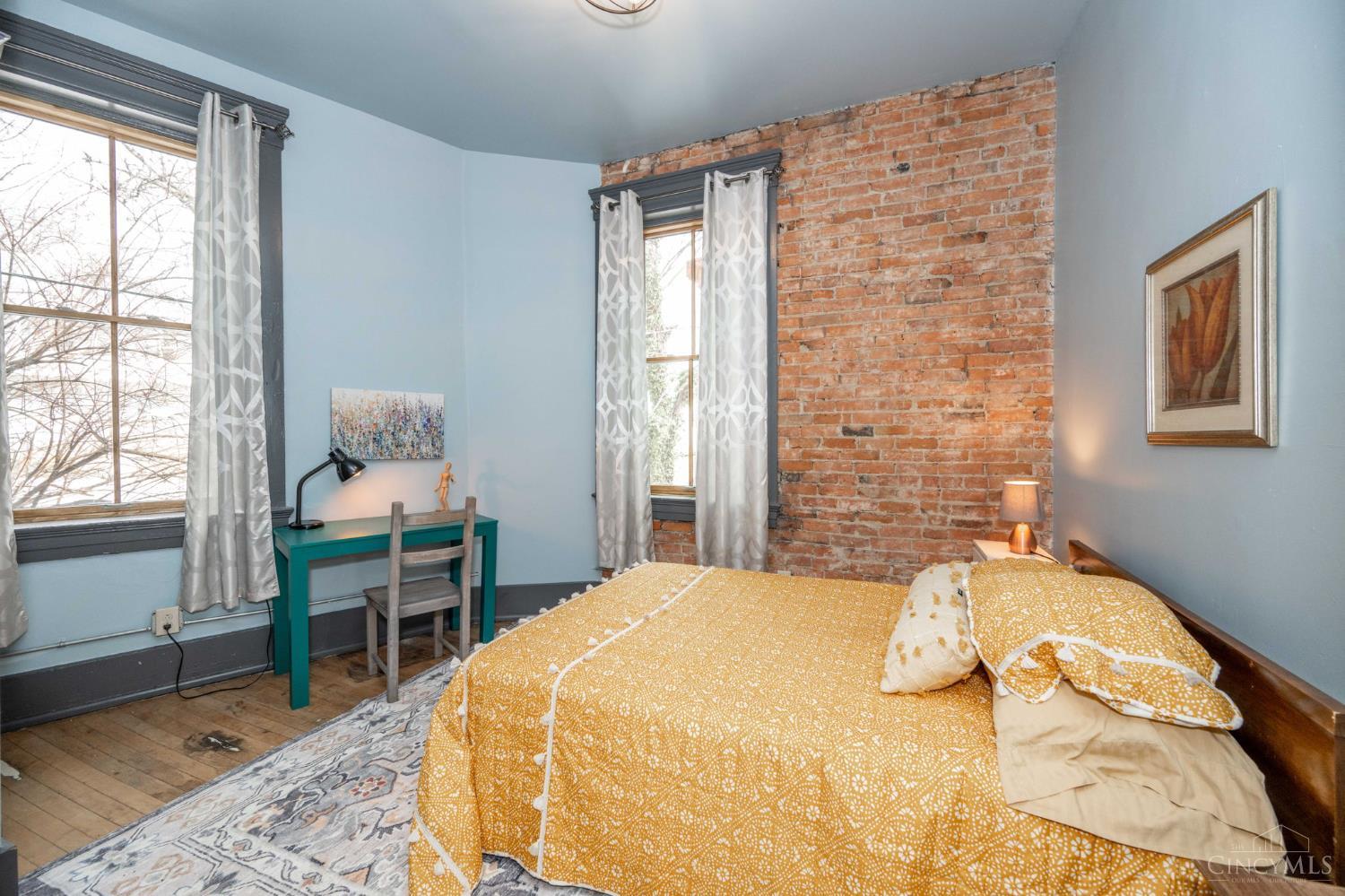 104 W Clifton Avenue