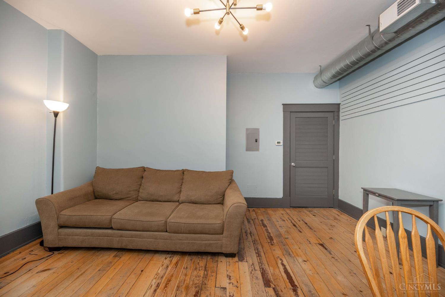 104 W Clifton Avenue