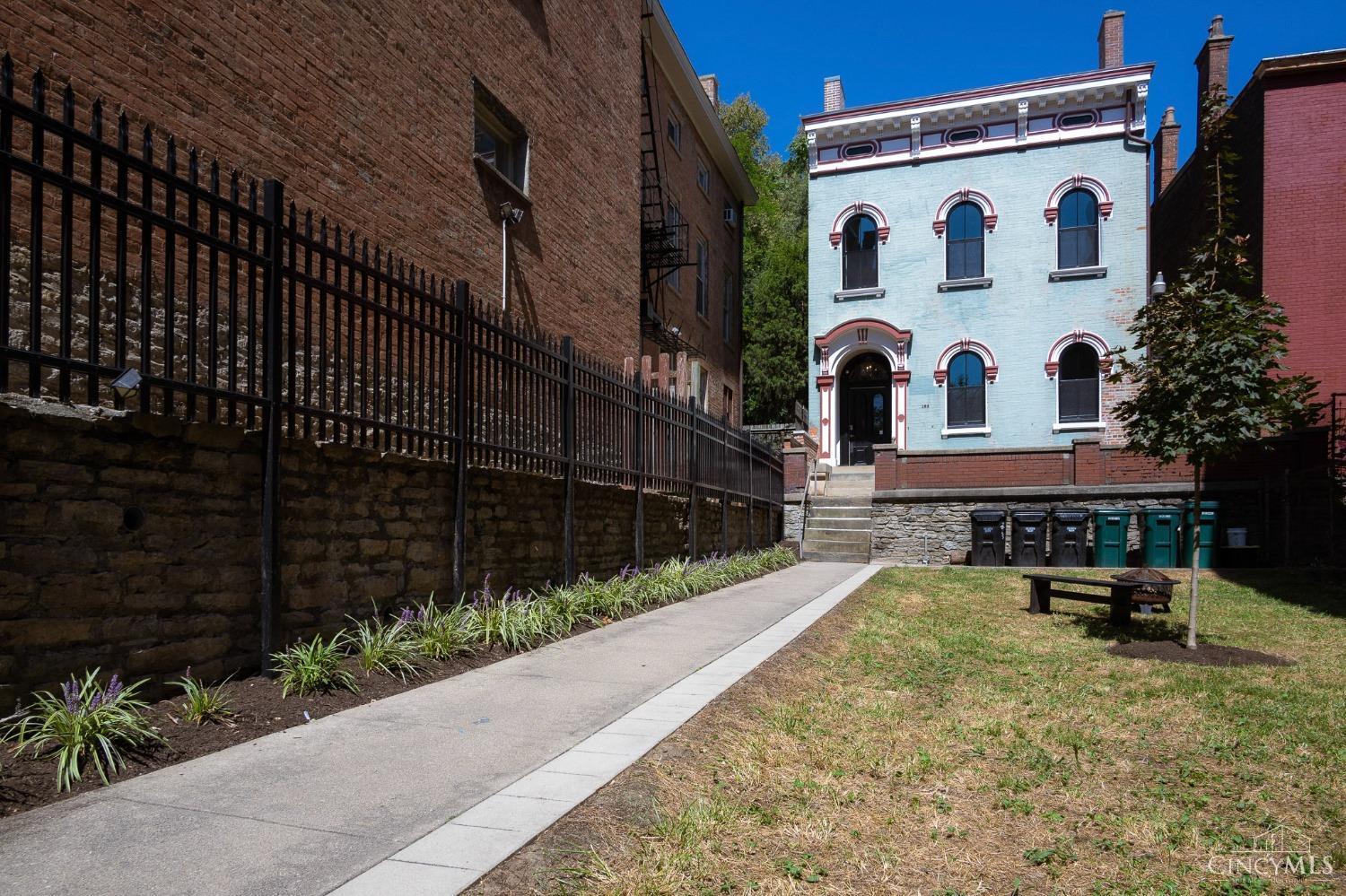 104 W Clifton Avenue