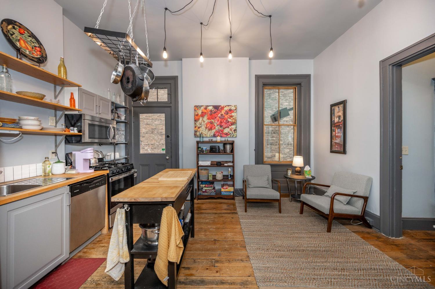 104 W Clifton Avenue