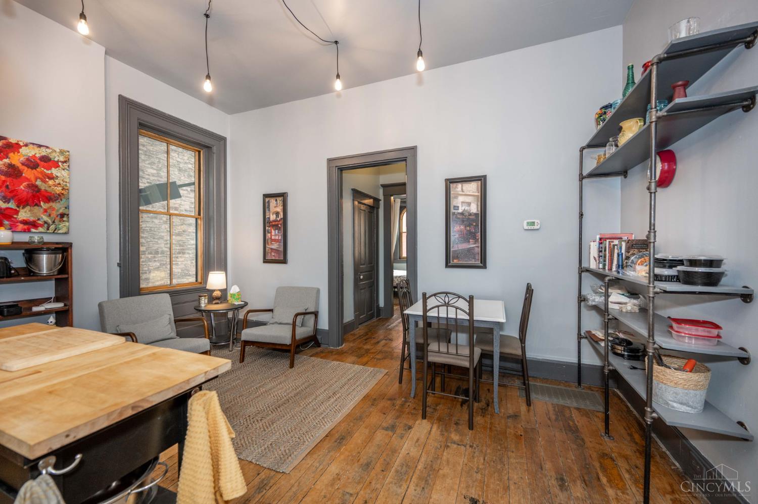 104 W Clifton Avenue