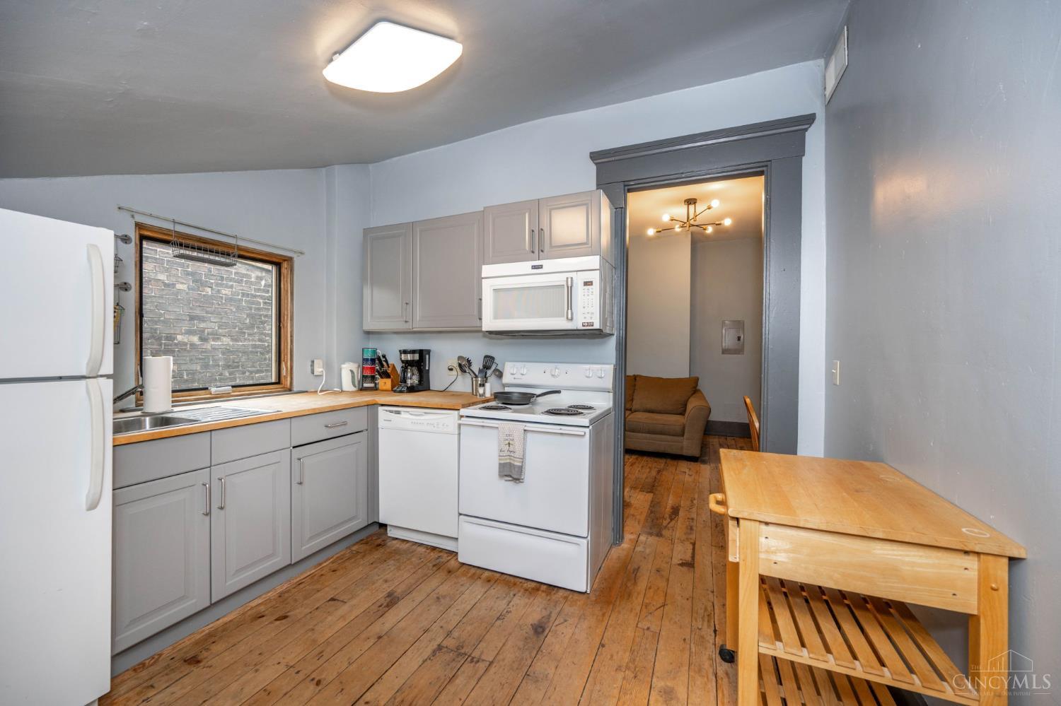 104 W Clifton Avenue