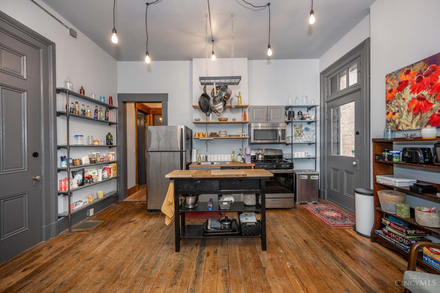 104 W Clifton Avenue