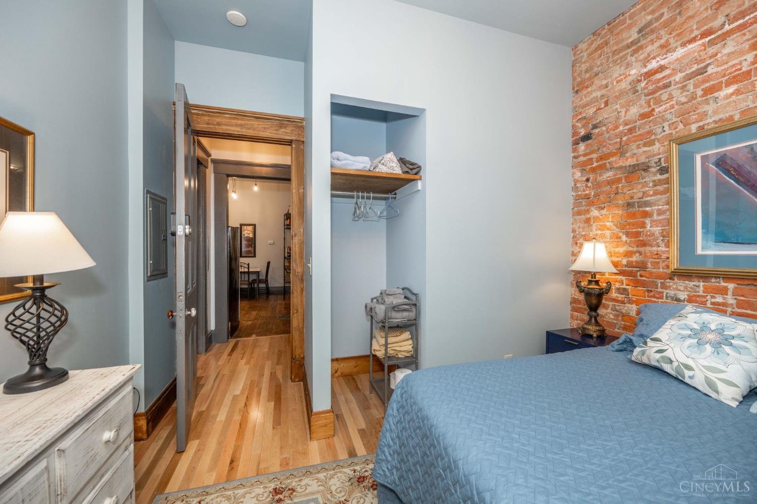 104 W Clifton Avenue