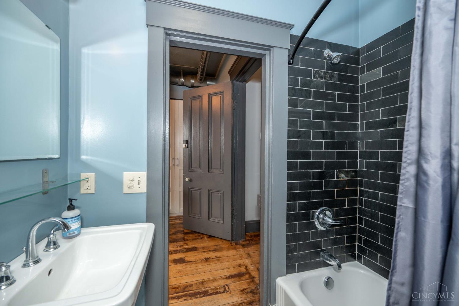 104 W Clifton Avenue