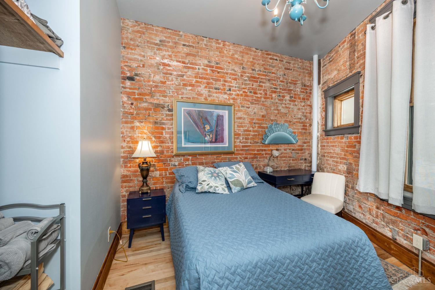 104 W Clifton Avenue