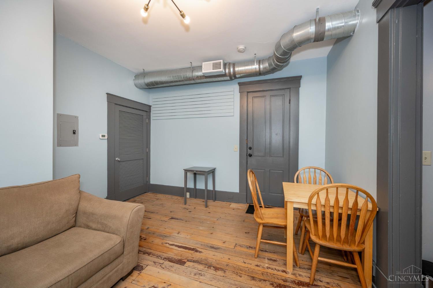 104 W Clifton Avenue