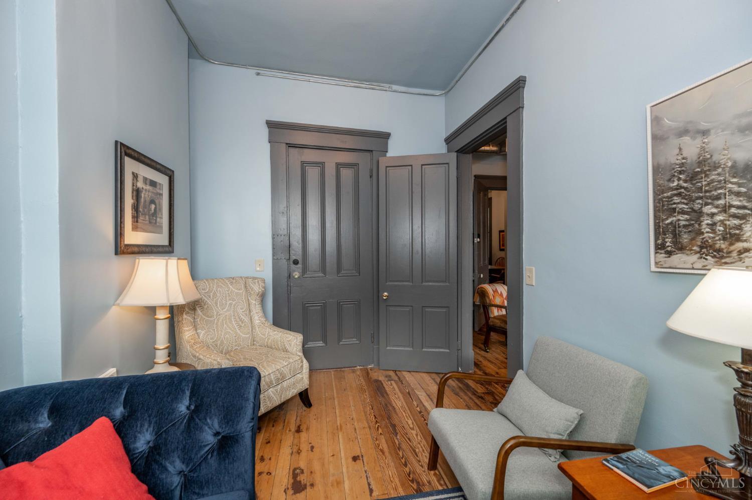 104 W Clifton Avenue