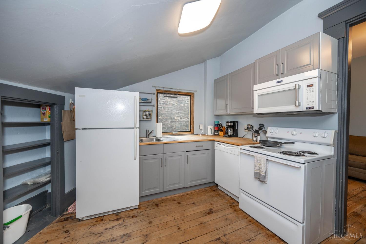 104 W Clifton Avenue