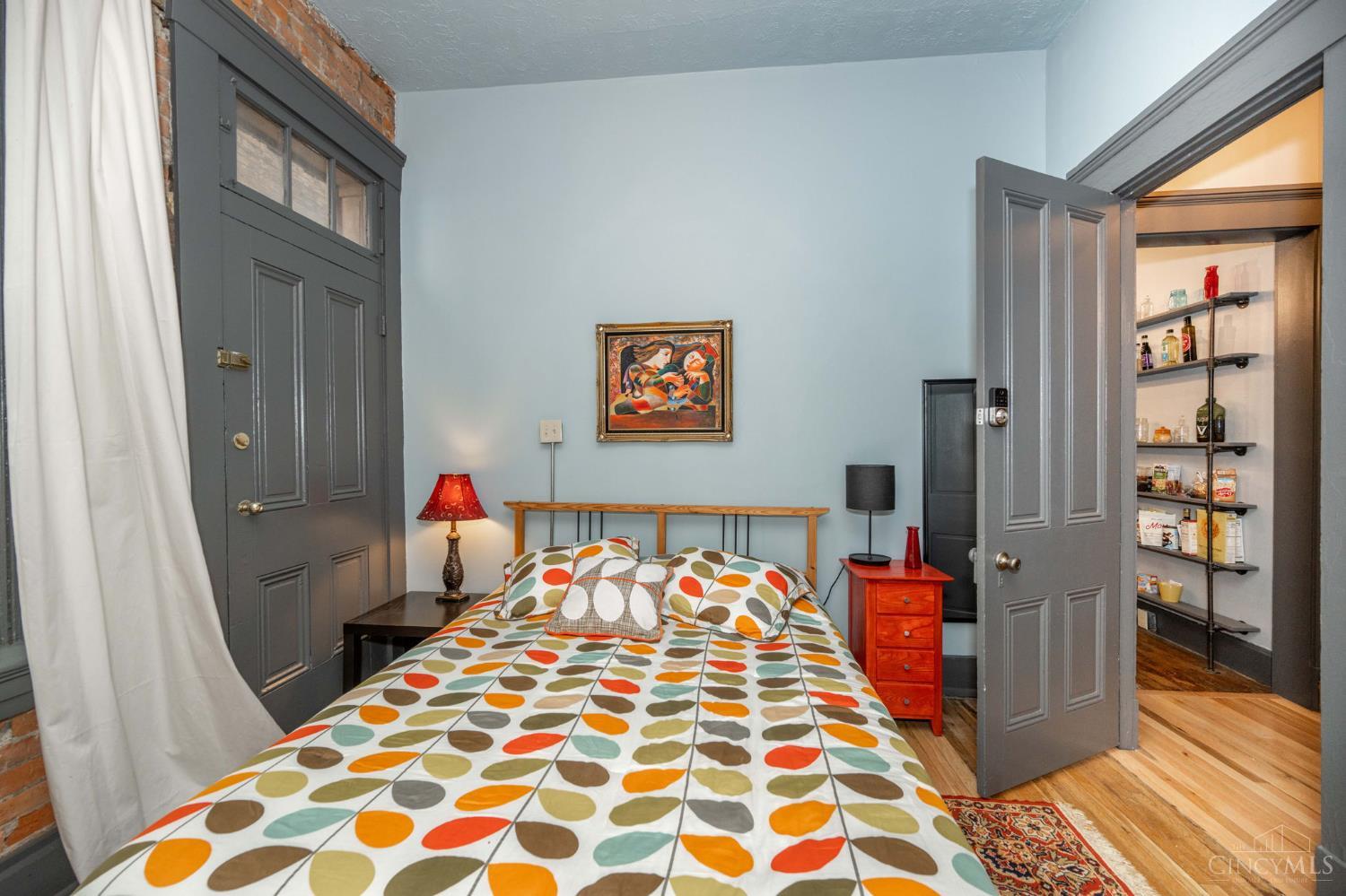 104 W Clifton Avenue