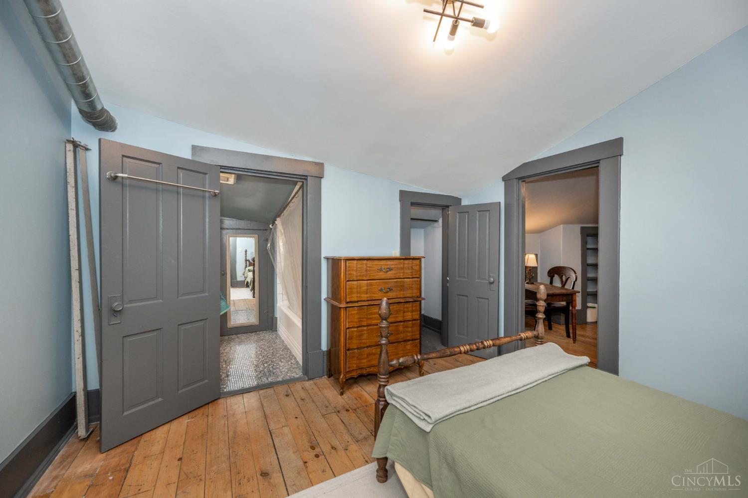 104 W Clifton Avenue