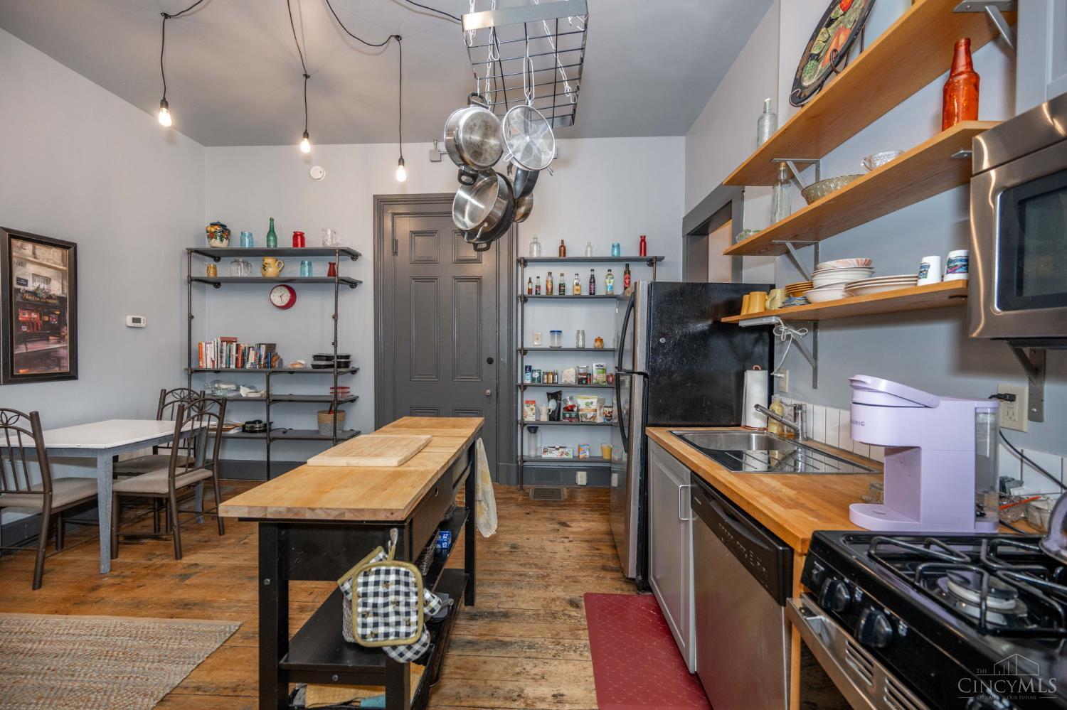 104 W Clifton Avenue