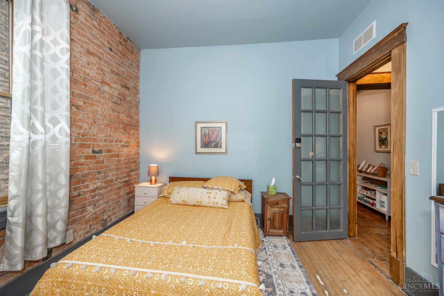 104 W Clifton Avenue