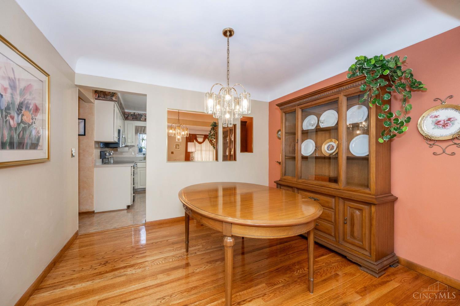 5679 Hollowview Court