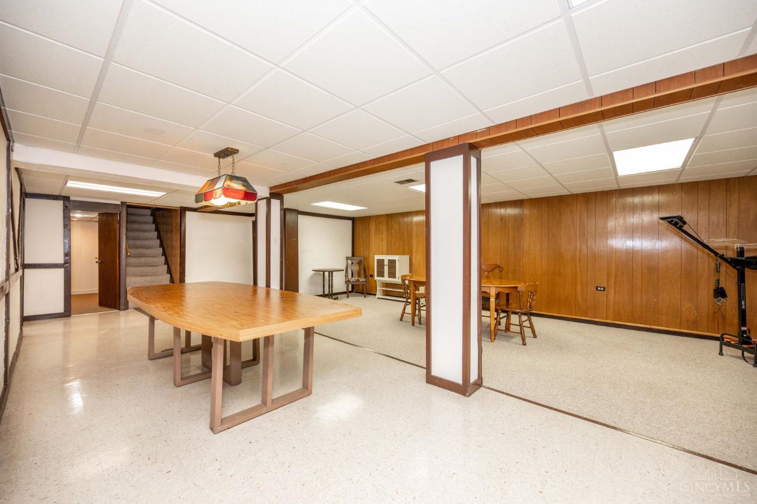 5679 Hollowview Court