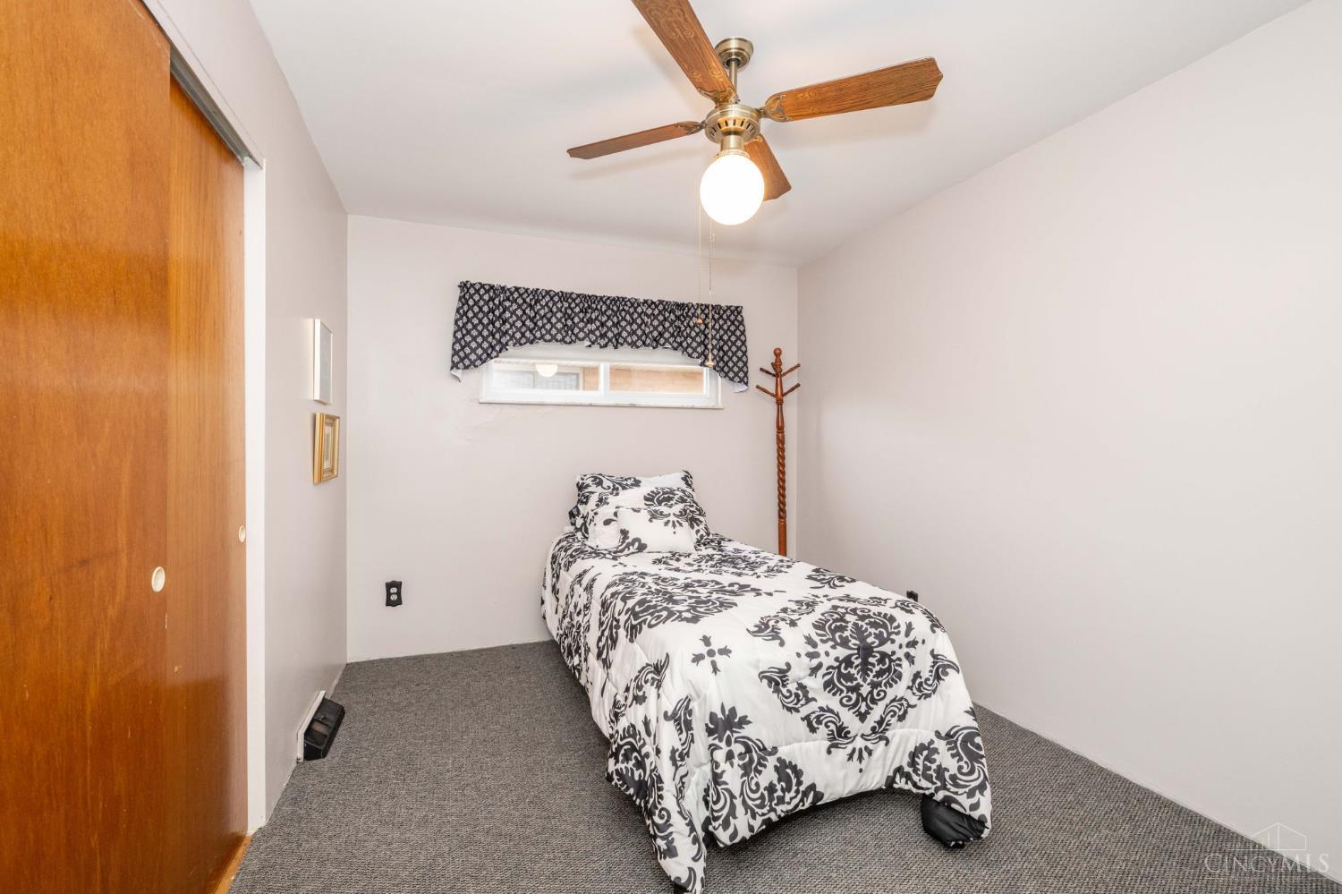 5679 Hollowview Court