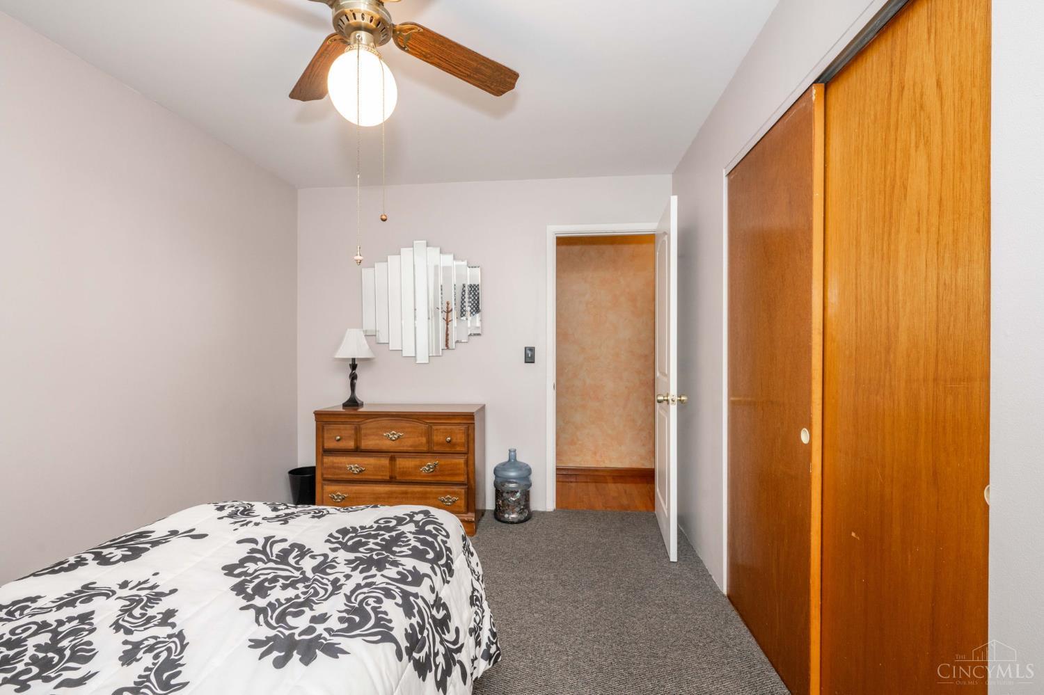 5679 Hollowview Court