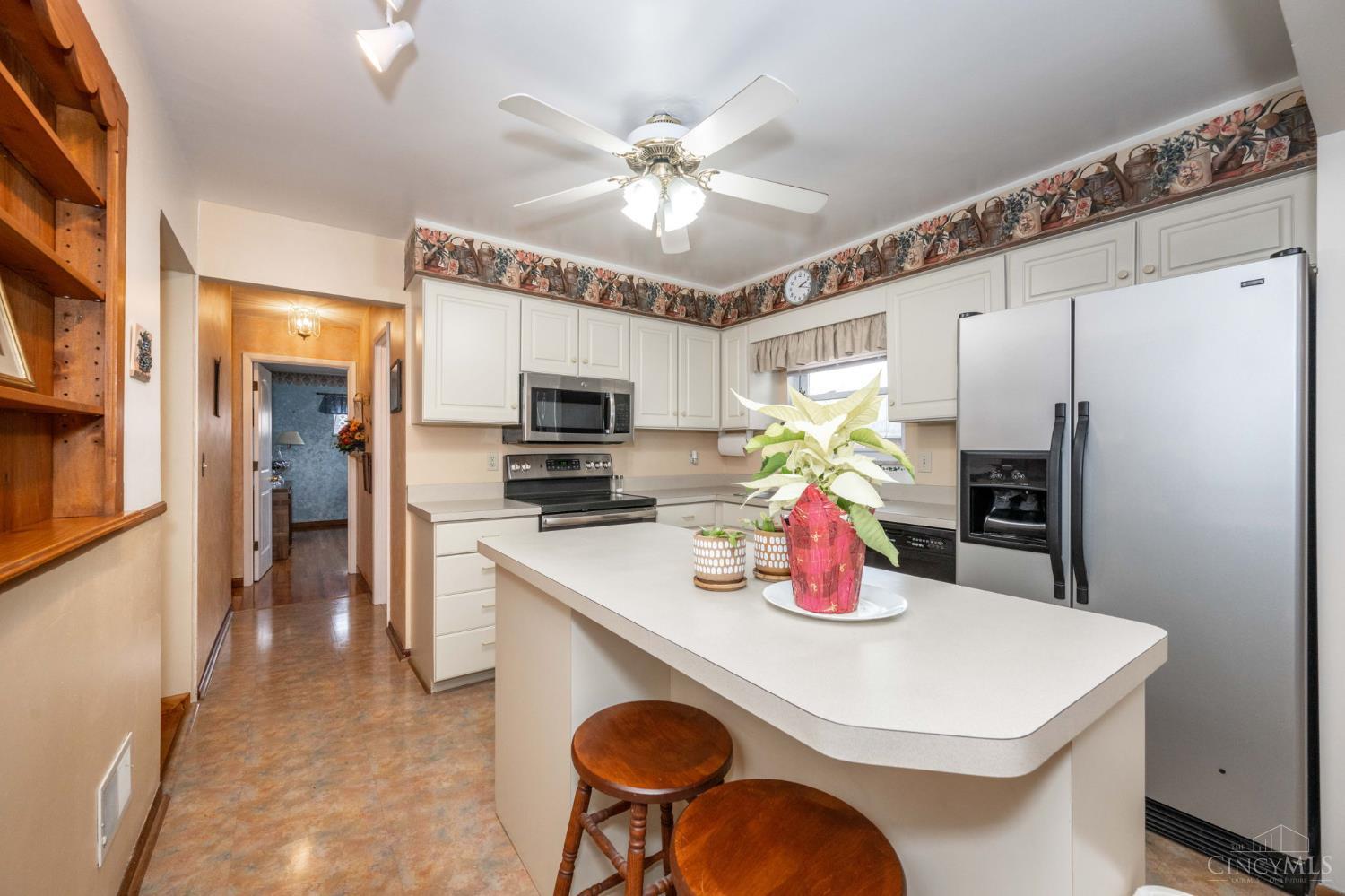 5679 Hollowview Court