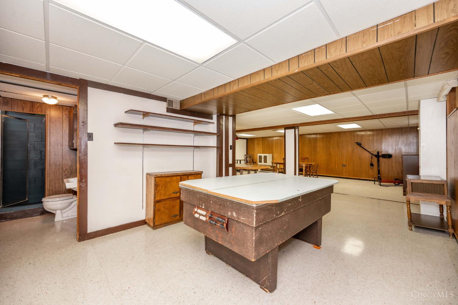 5679 Hollowview Court