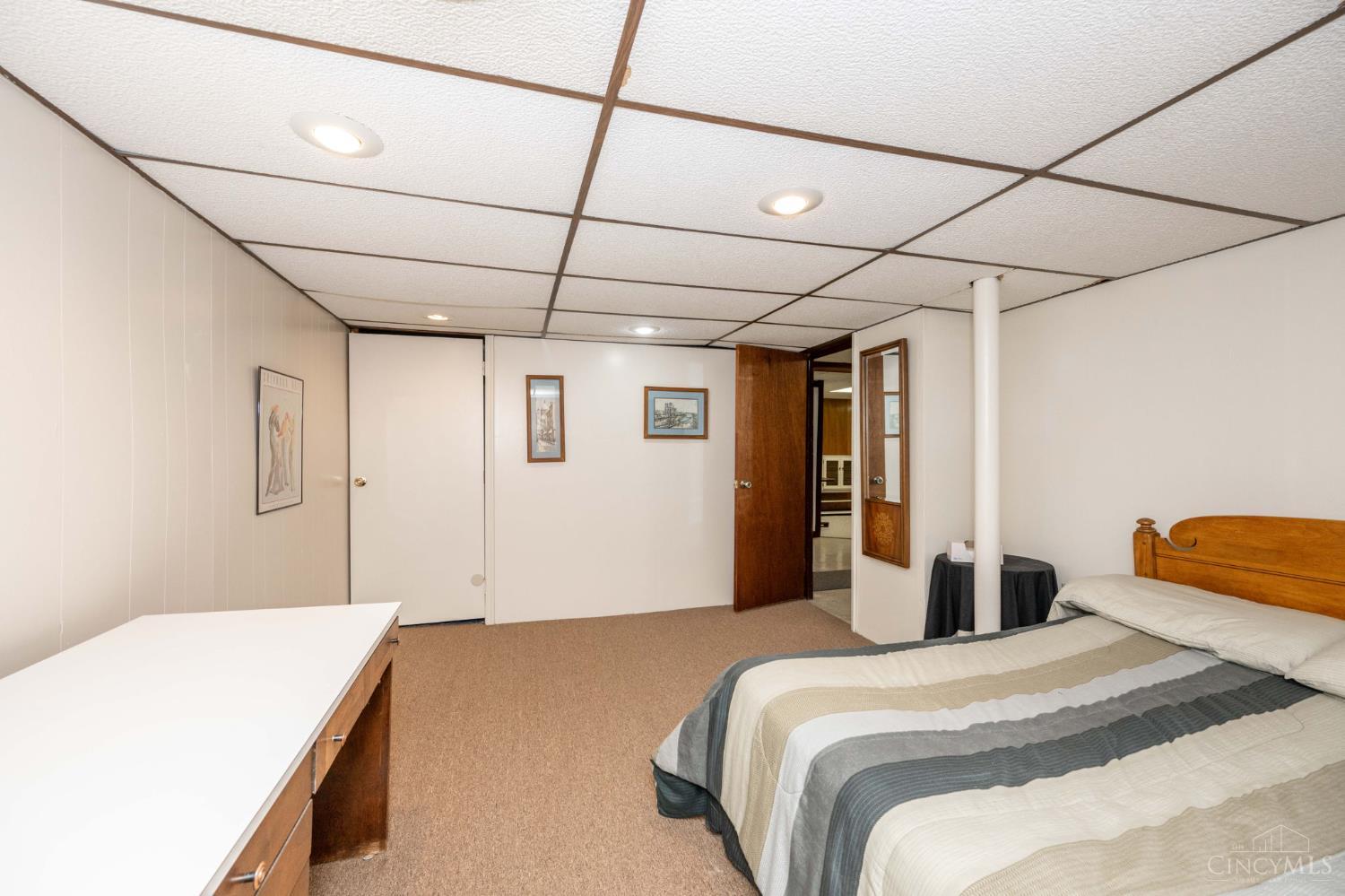 5679 Hollowview Court