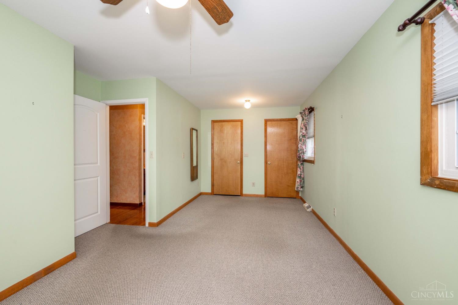 5679 Hollowview Court