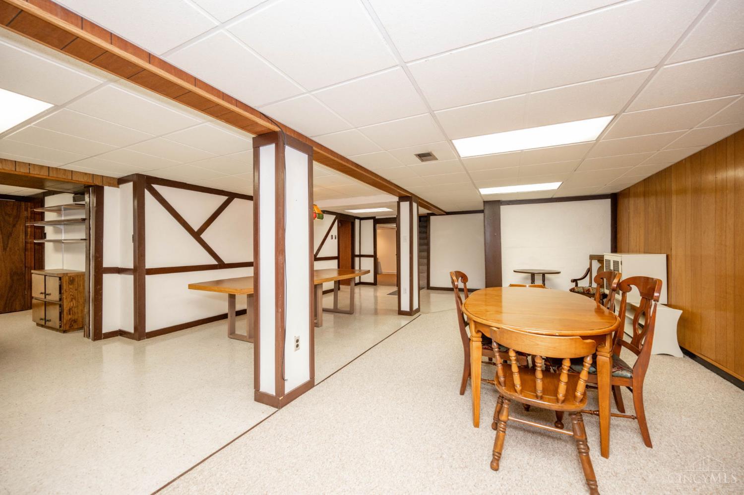 5679 Hollowview Court