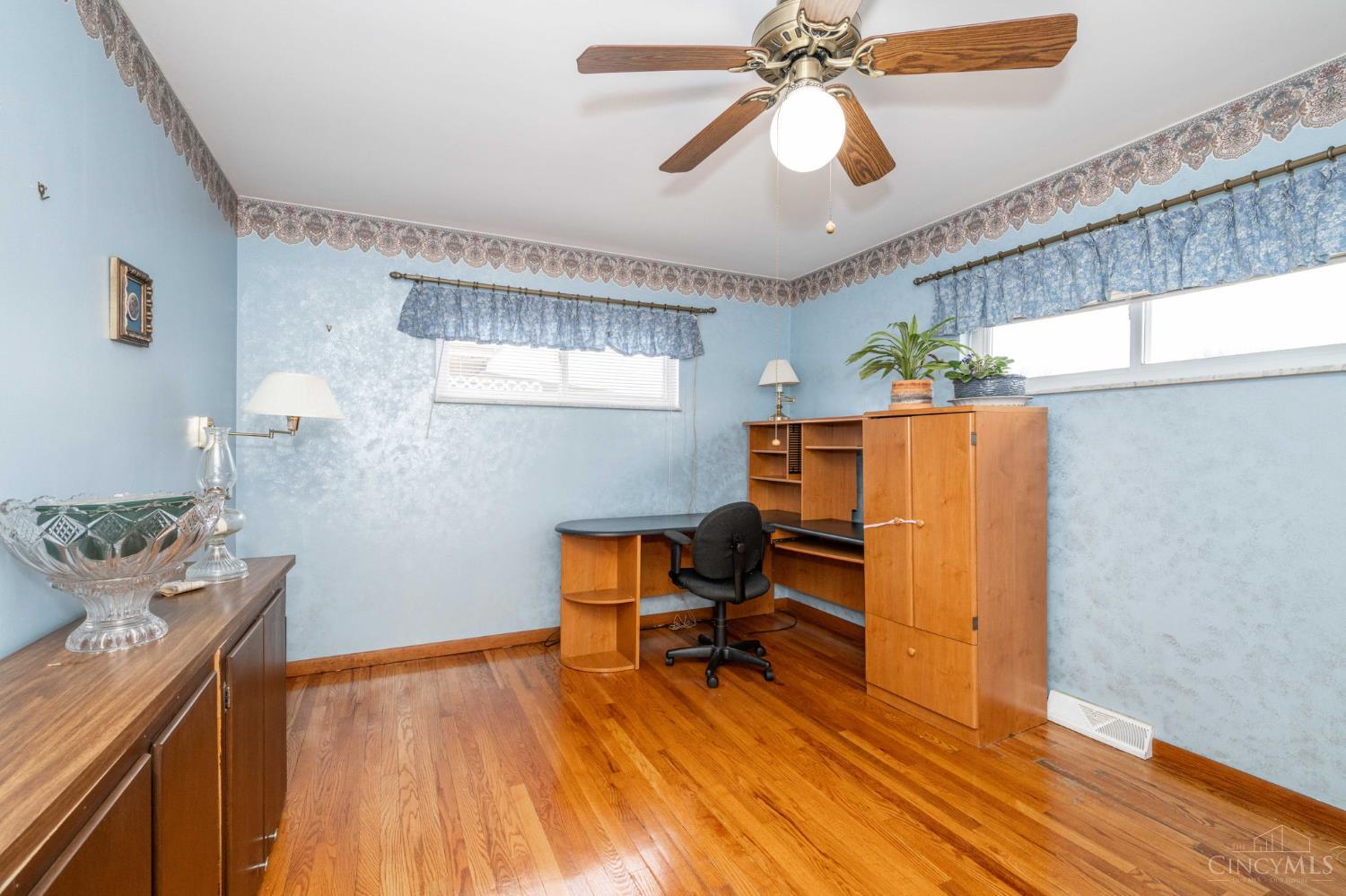 5679 Hollowview Court