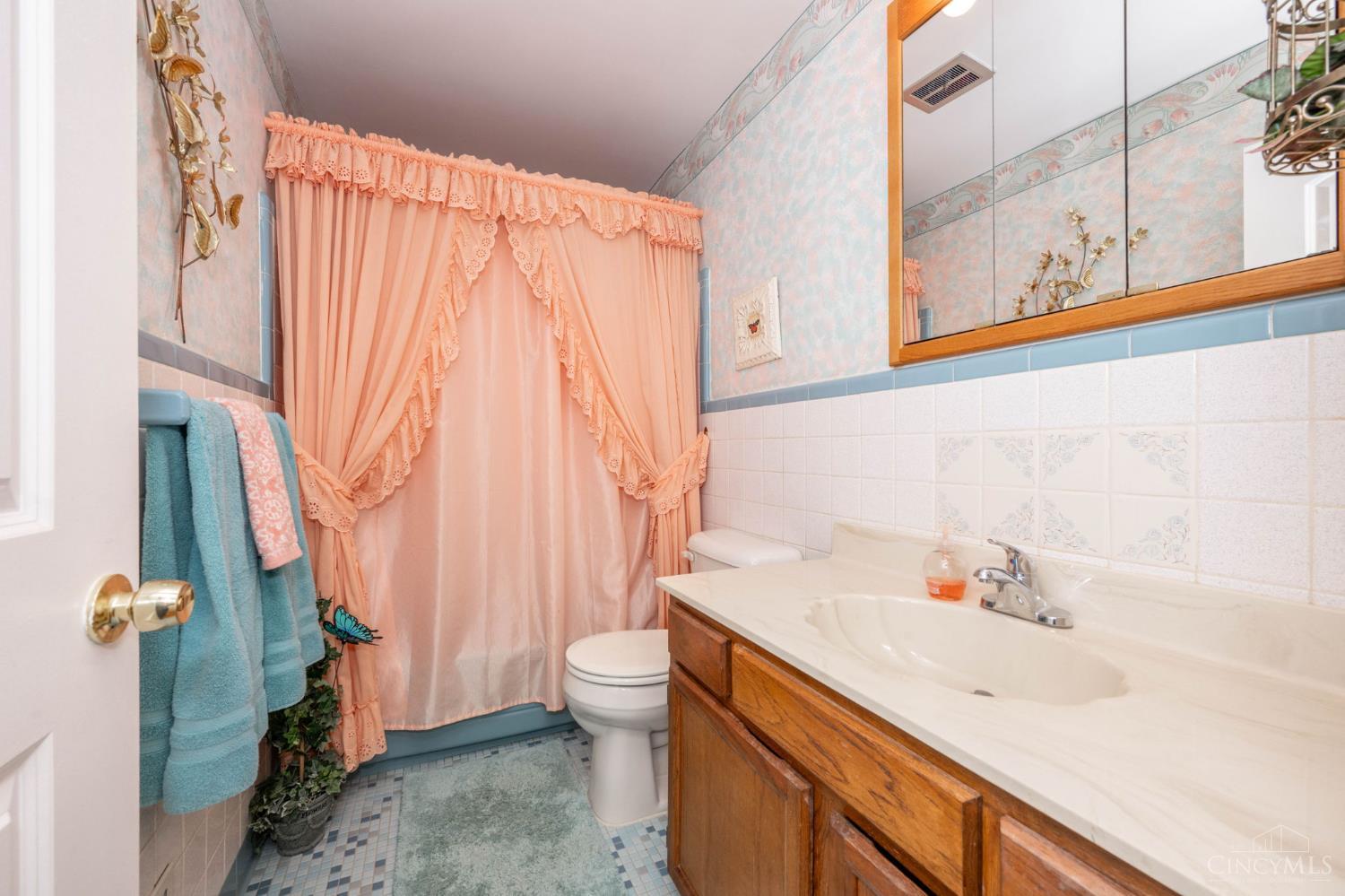 5679 Hollowview Court