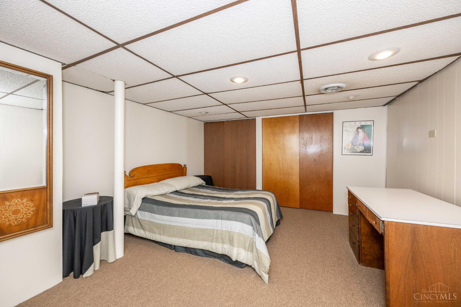 5679 Hollowview Court