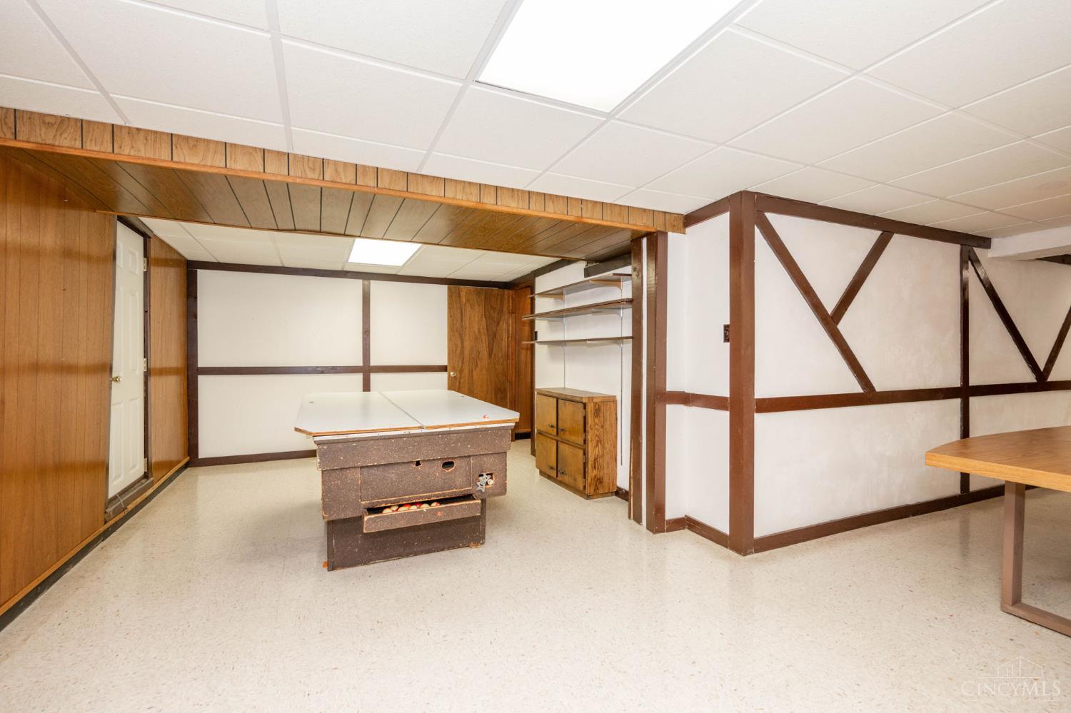 5679 Hollowview Court