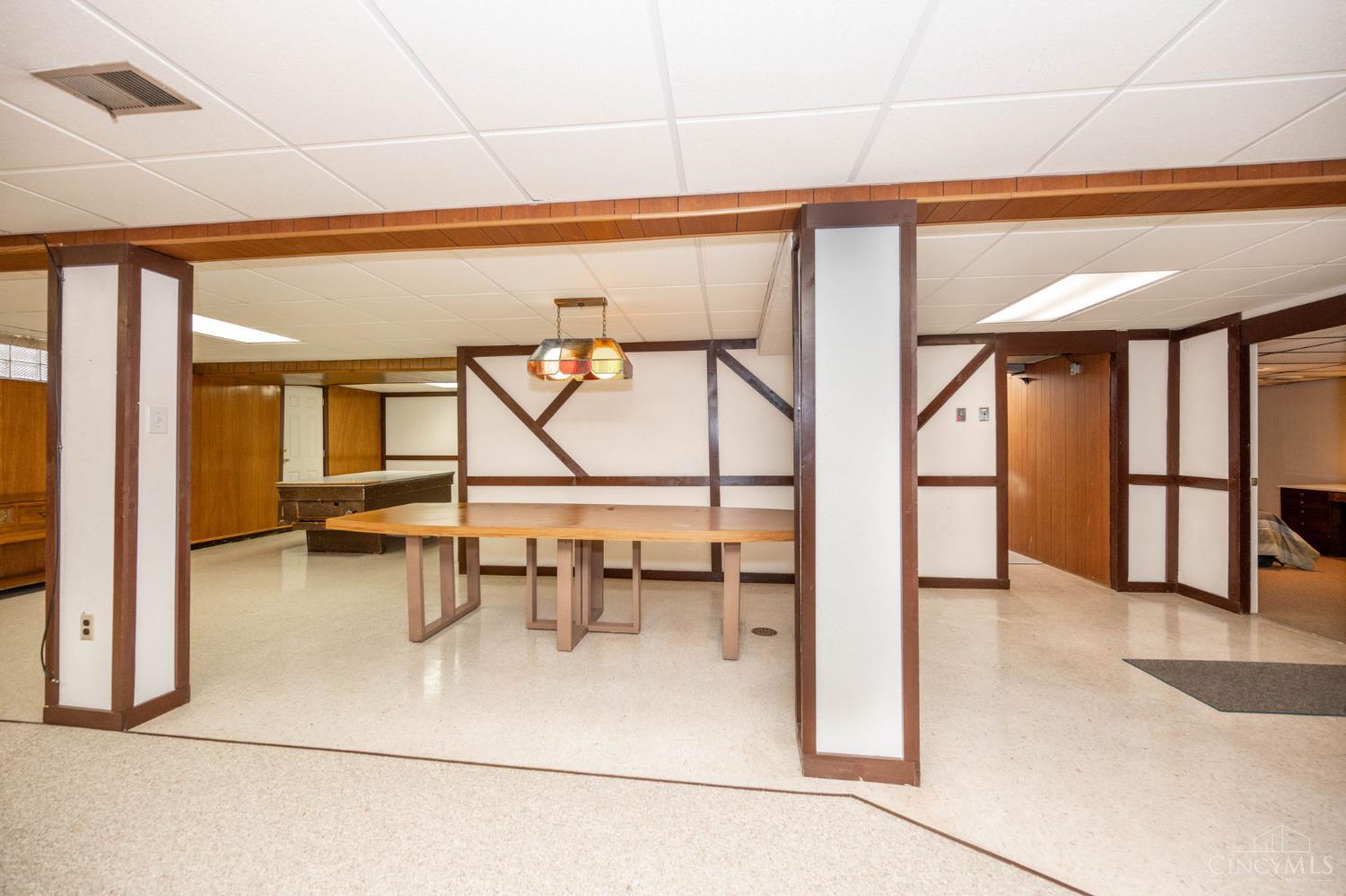 5679 Hollowview Court