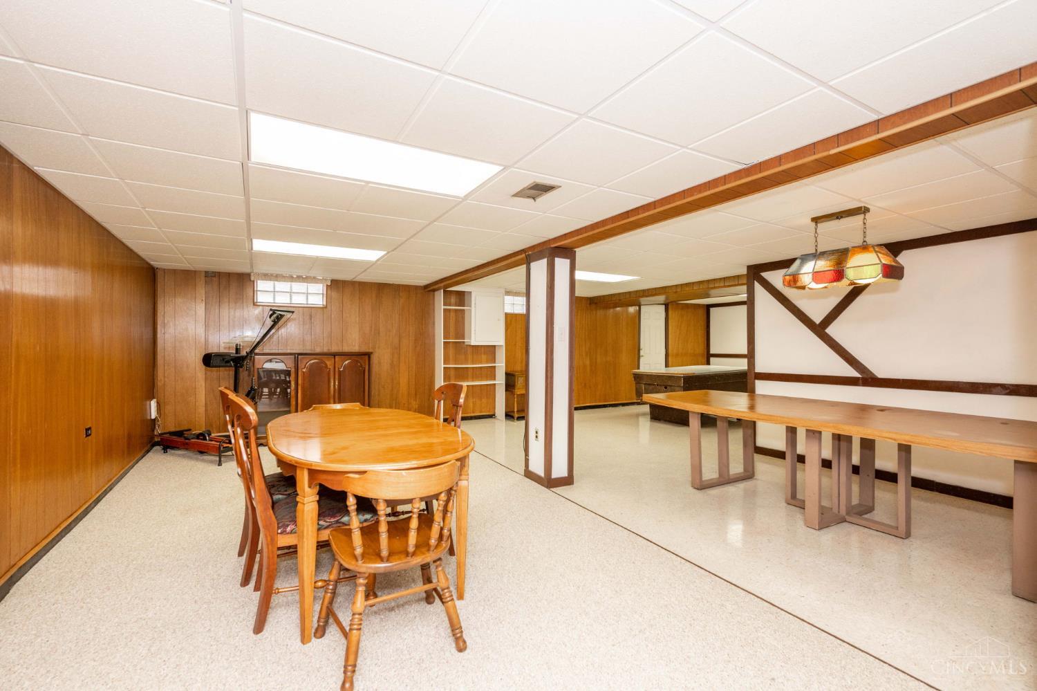 5679 Hollowview Court