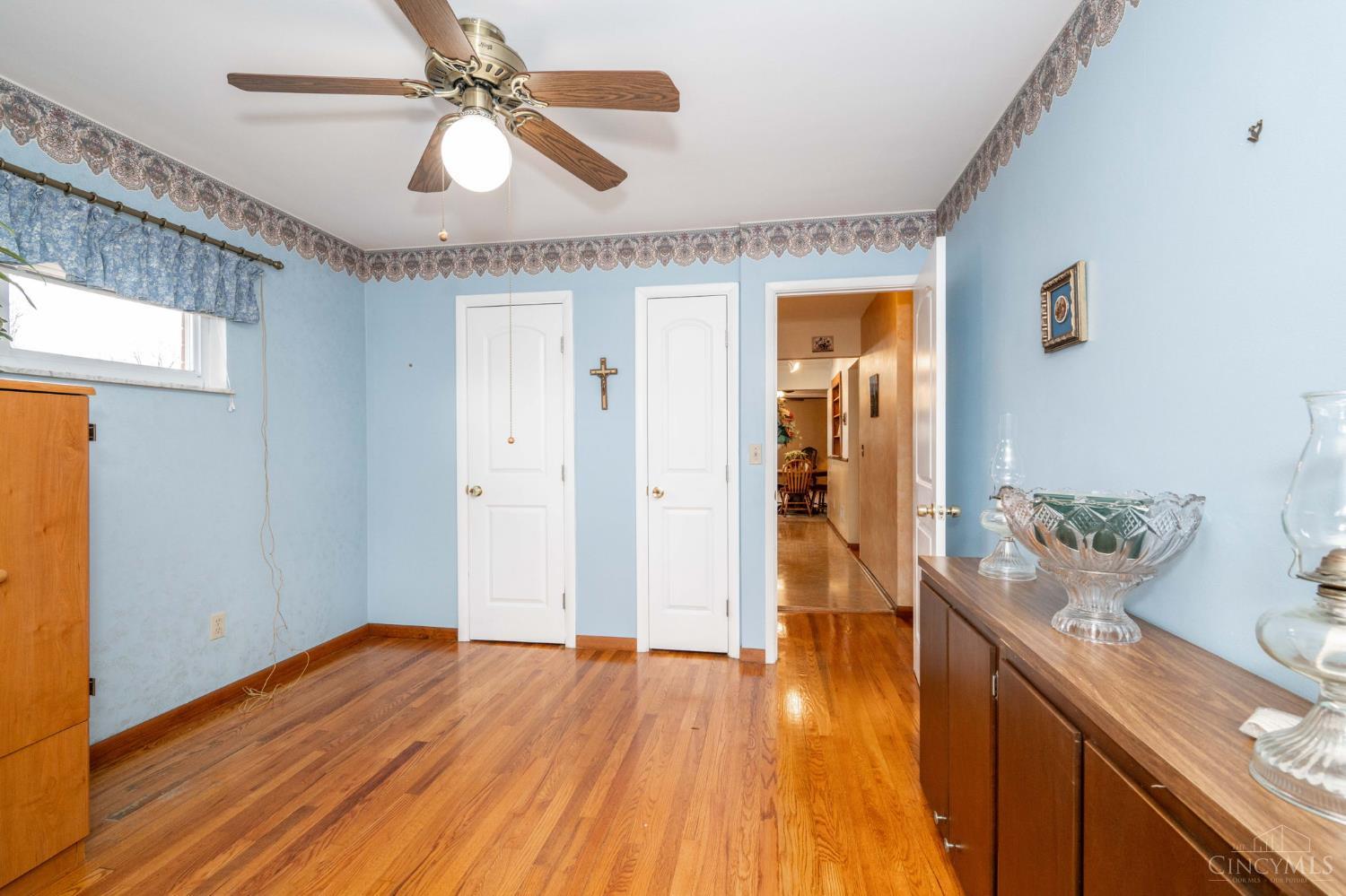 5679 Hollowview Court