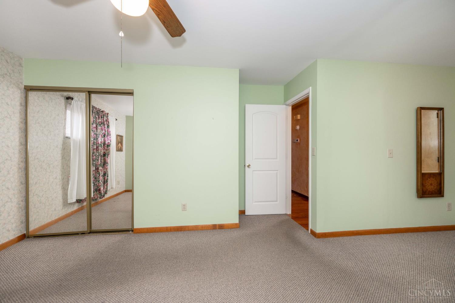 5679 Hollowview Court