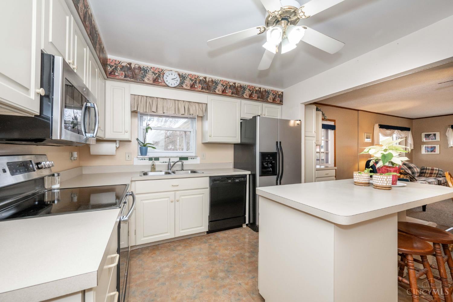 5679 Hollowview Court