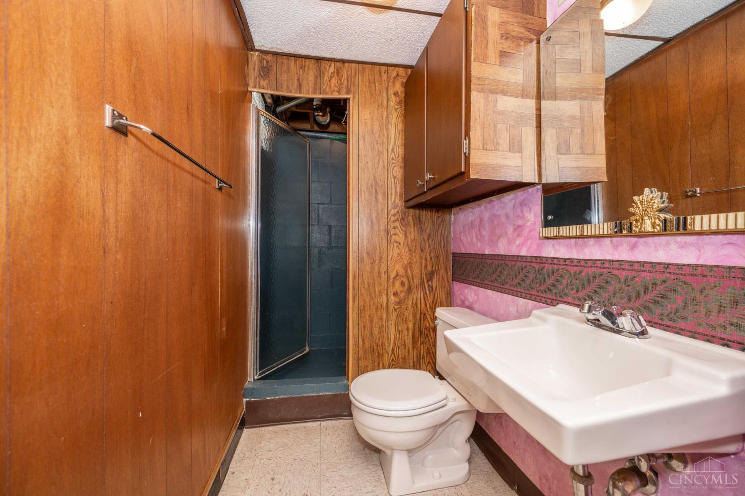 5679 Hollowview Court