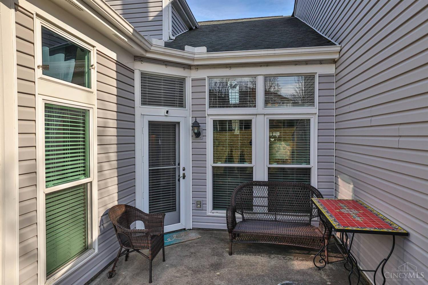 6725 Ridgefield Court