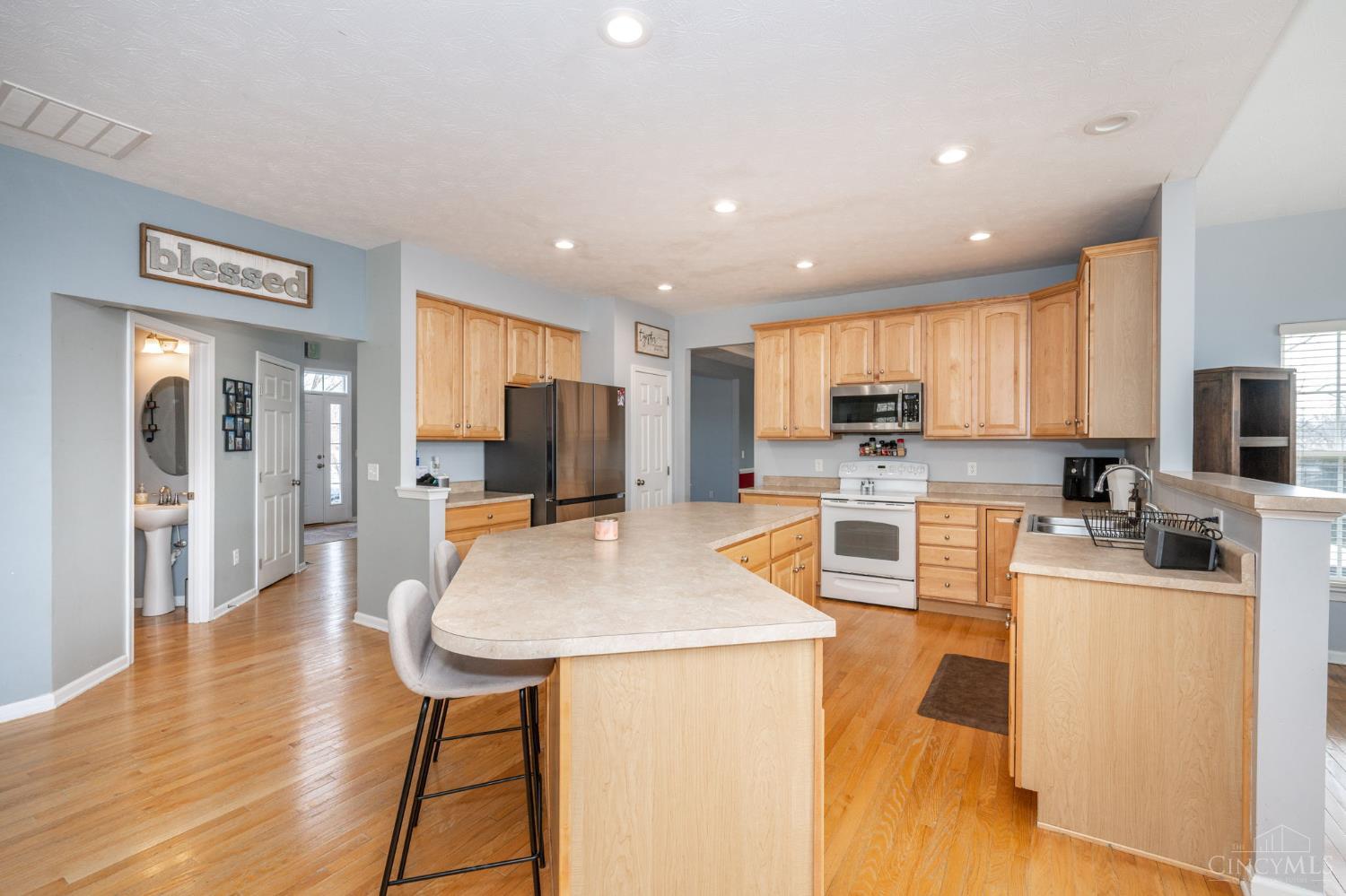 5496 Gwendolyn Ridge