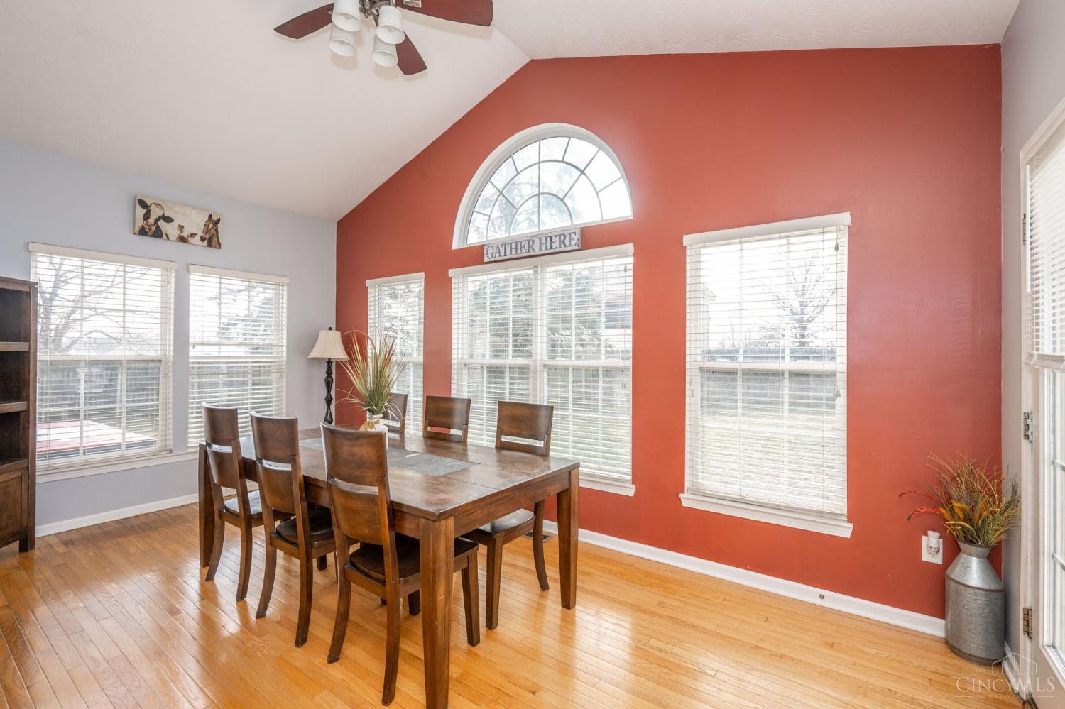 5496 Gwendolyn Ridge