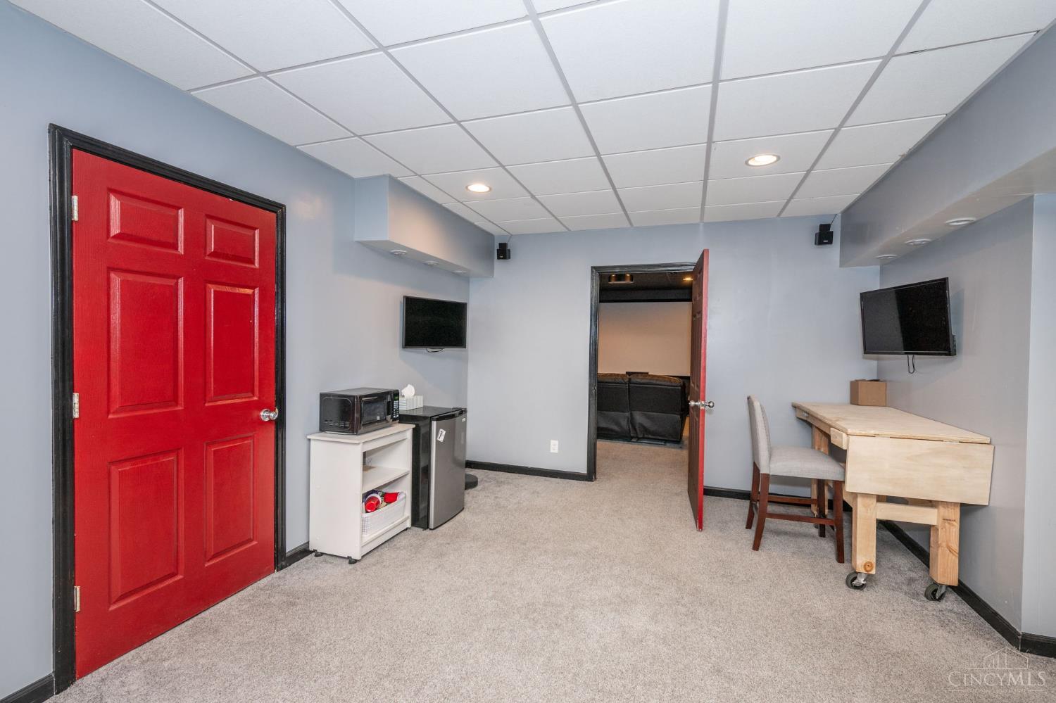 5496 Gwendolyn Ridge