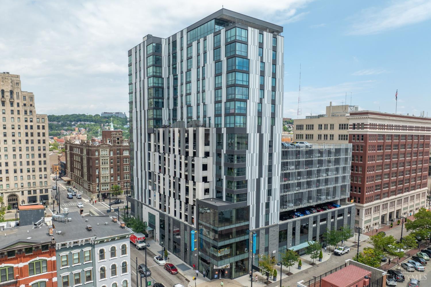 915 Vine Street 303