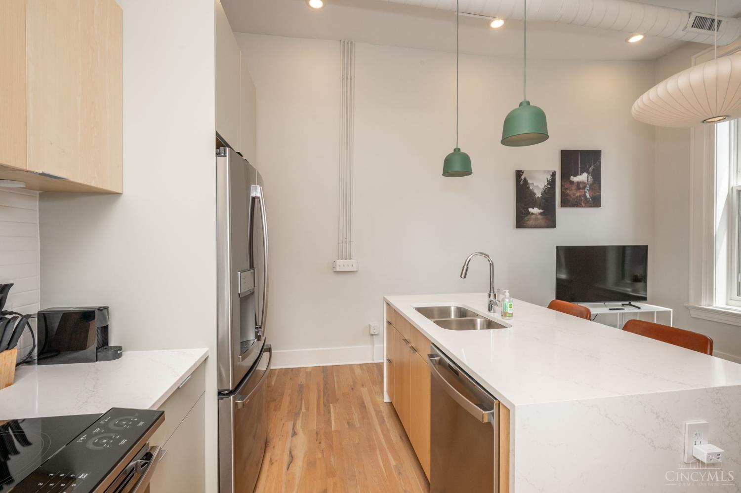 915 Vine Street 303