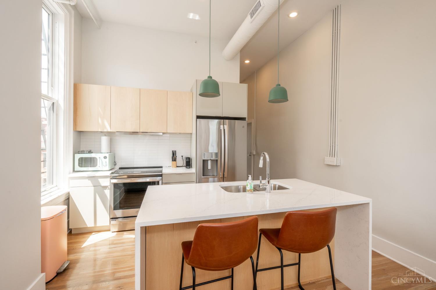 915 Vine Street 303