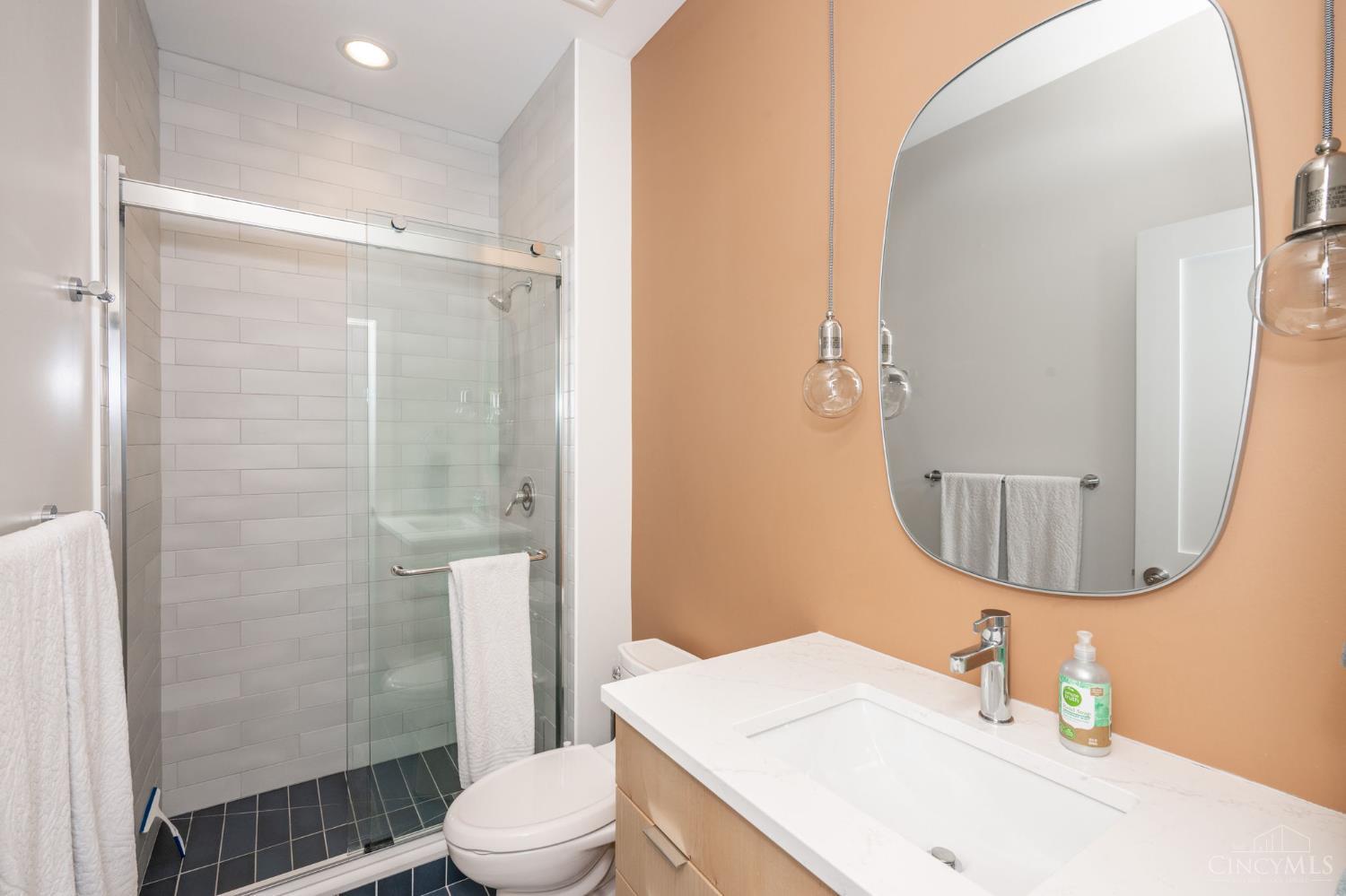 915 Vine Street 303