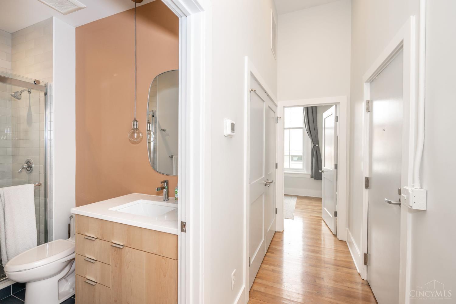 915 Vine Street 303