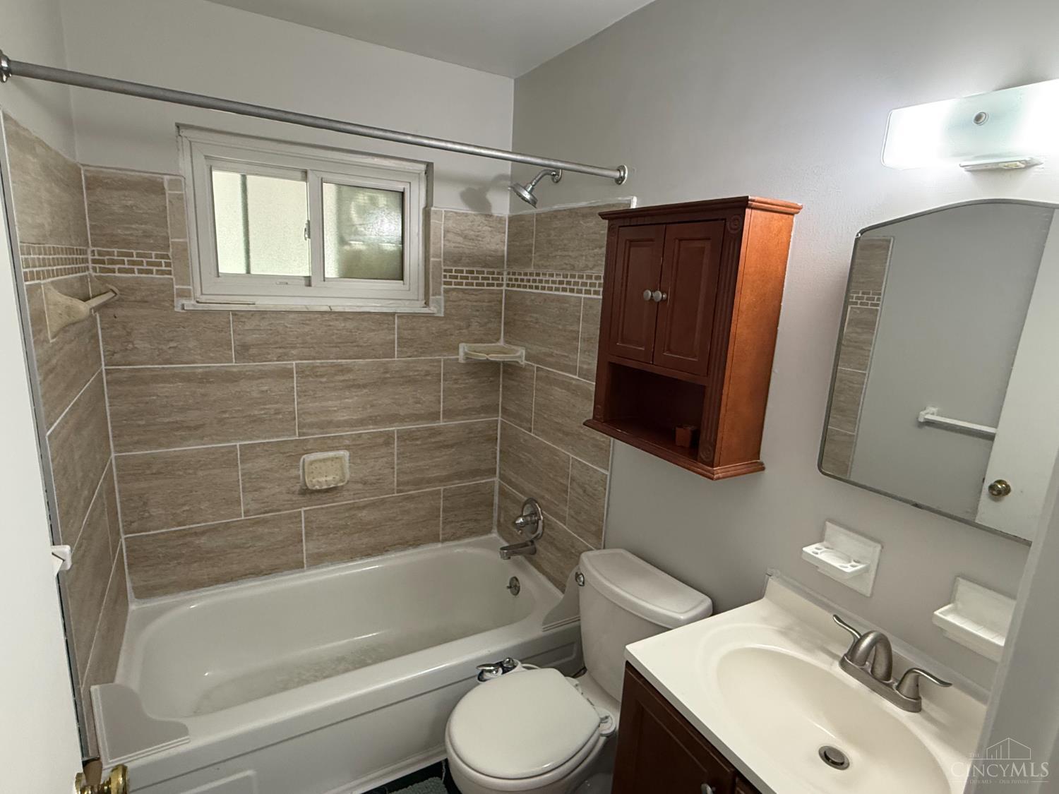 3041 Westknolls Lane