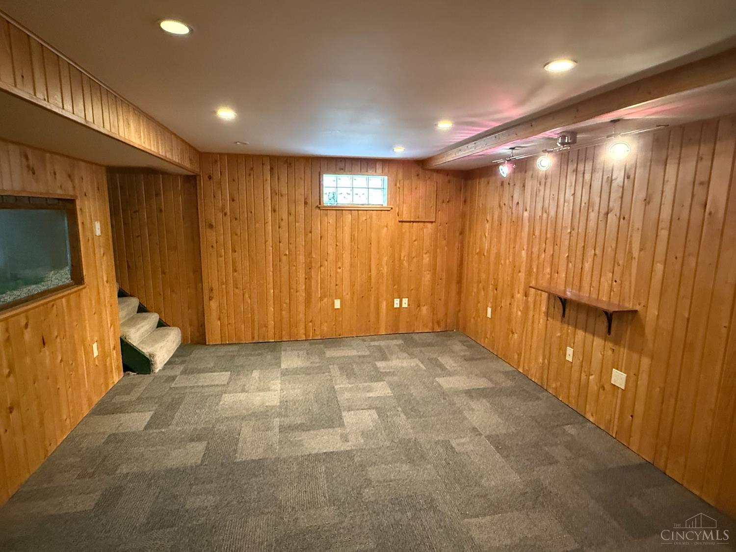 3041 Westknolls Lane