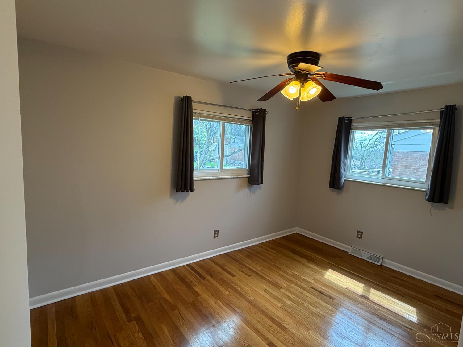 3041 Westknolls Lane