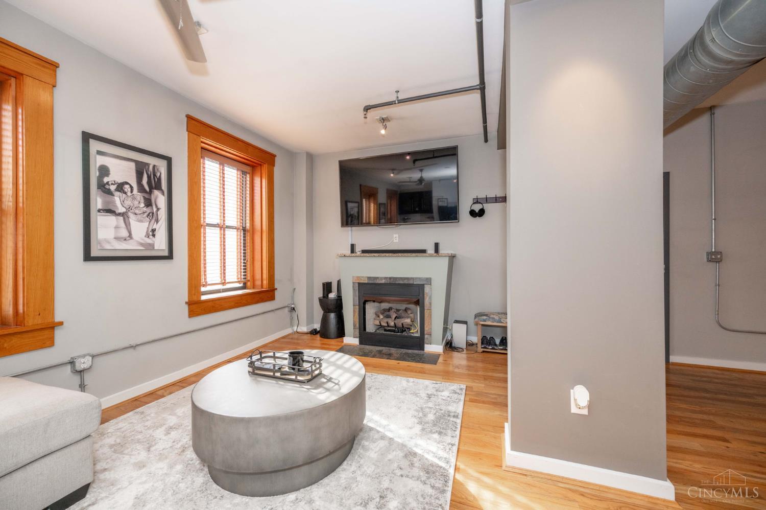 1417 Main Street 5
