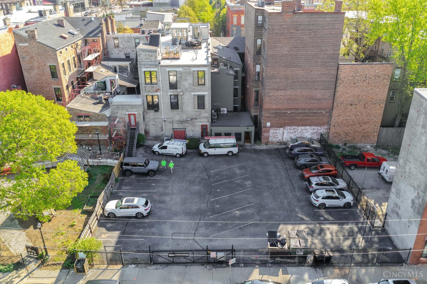 1417 Main Street 5